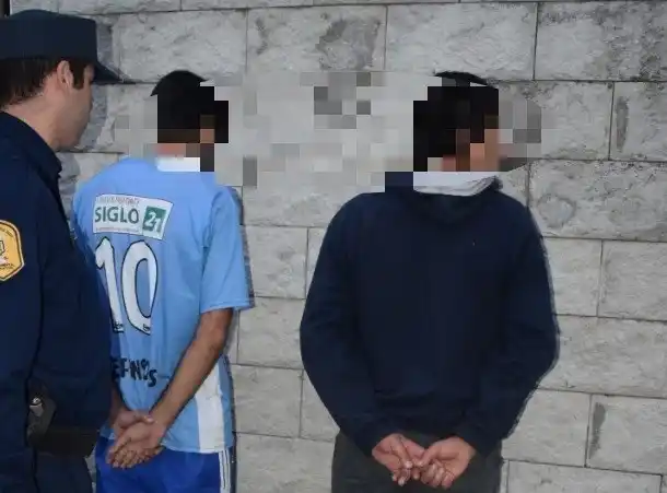 Estaban robando en una obra en construcción y los descubrió la Policía