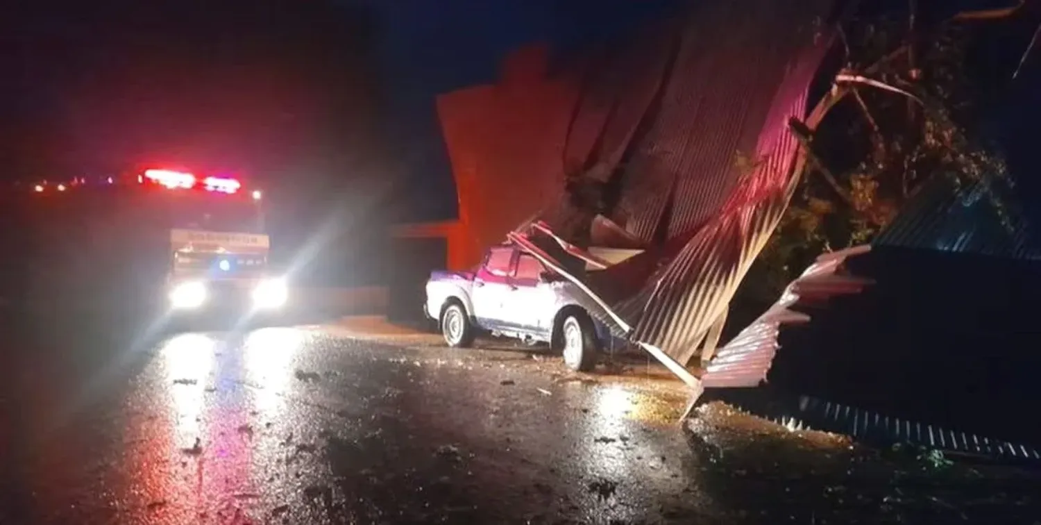 El temporal en Córdoba generó destrozos en la vía pública.