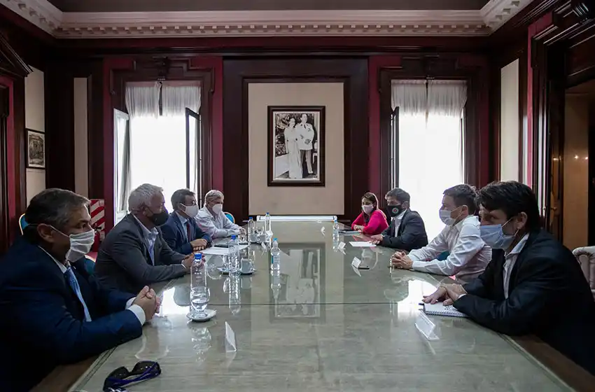 Kicillof y Costa recibieron a representantes de la industria para profundizar el trabajo conjunto