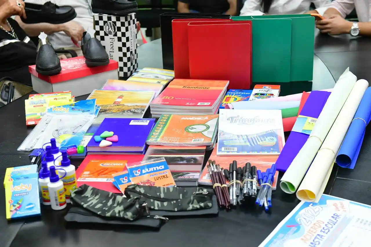 Gran expectativa de comerciantes tras lanzamiento de canasta escolar