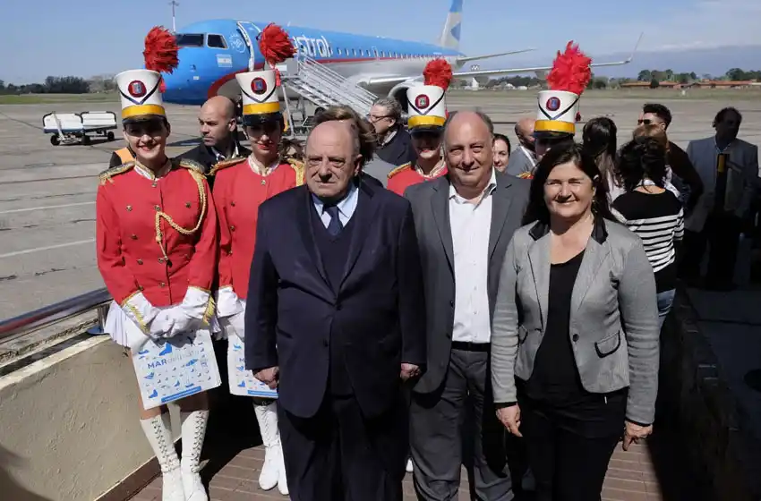 Arribó a Mar del Plata el primer vuelo proveniente de Córdoba