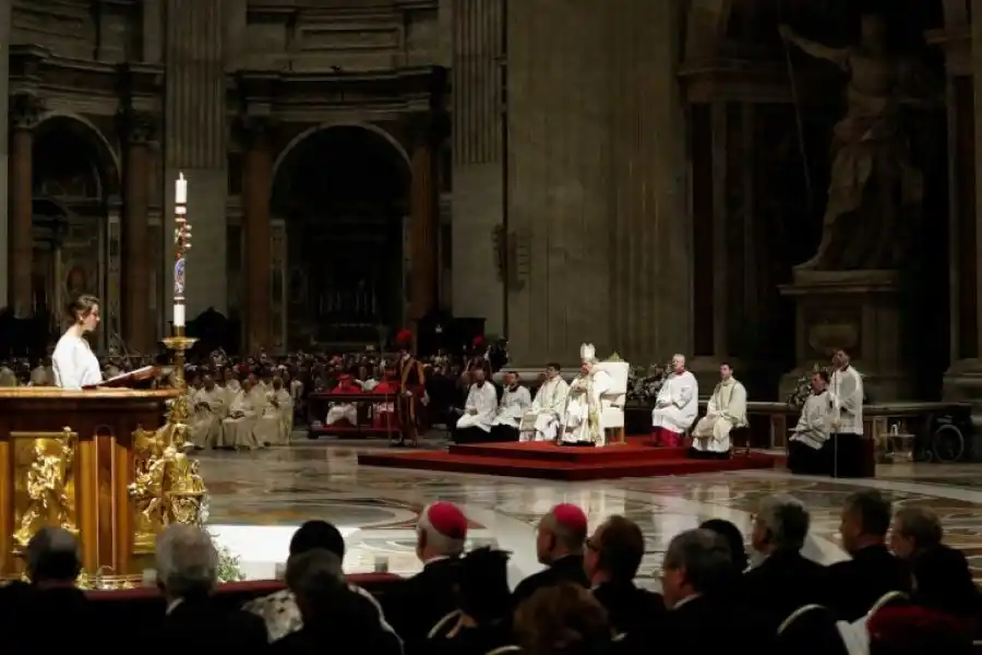 El Papa salteó la lectura de un discurso por un resfrío en una reunión con rabinos