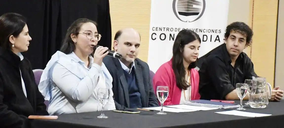 La Municipalidad y ECU firmaron el convenio para la entrega de los galpones donde se realizarán las carrozas