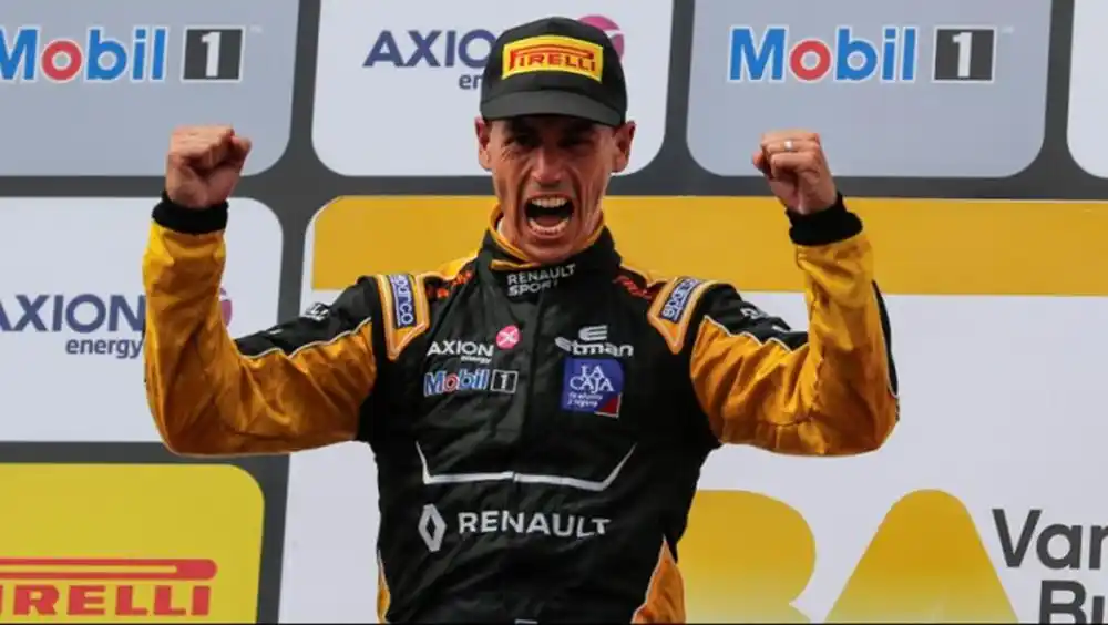 Pernía: “Este año queremos  pelear los tres campeonatos”