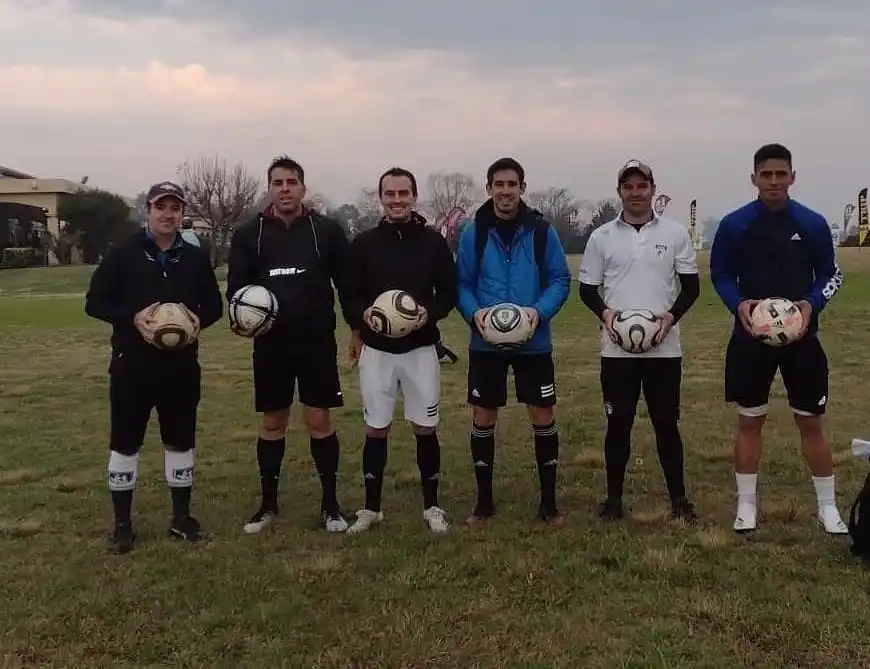 Roberto Ghezzi, Oscar Álvarez, Damián Popovich, Esteban Alperte, Marcos Ghezzi y Adolfo Díaz.