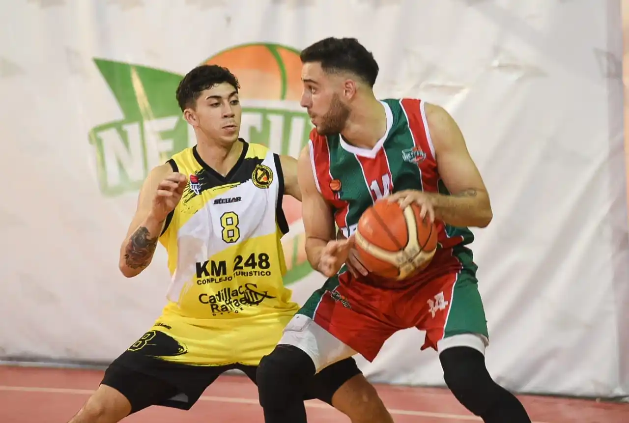 Neptunia reaccionó a tiempo para derrotar a Capuchinos y subir en la tabla