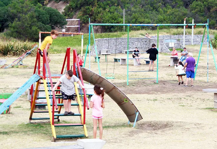 Vecinos quieren renovar los juegos