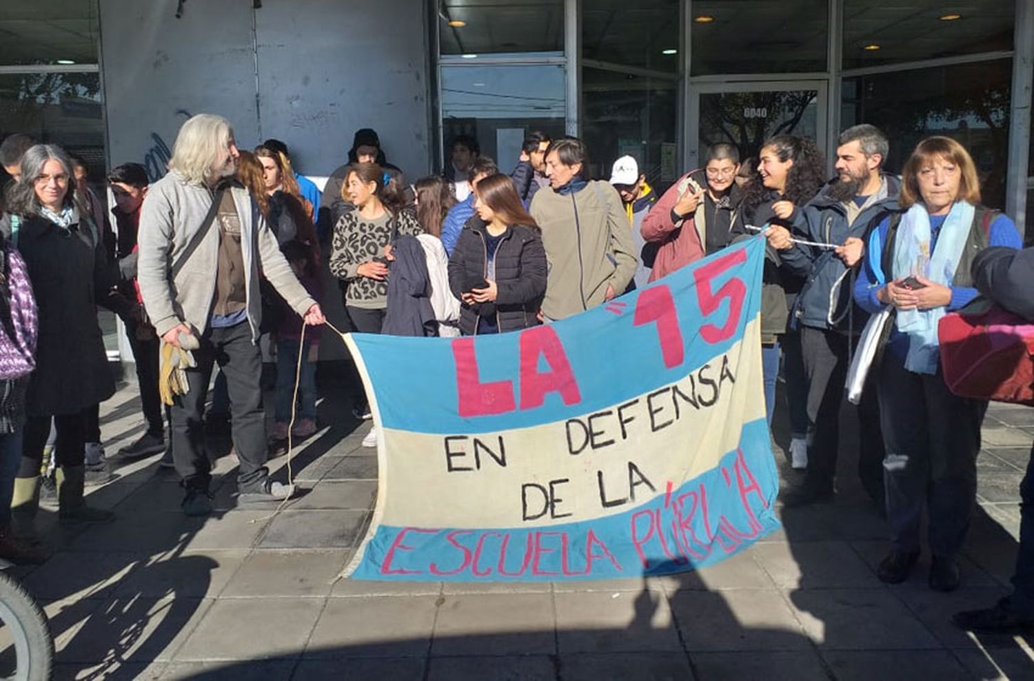 "No nos vamos a quedar quietos hasta que la escuela funcione como corresponde"