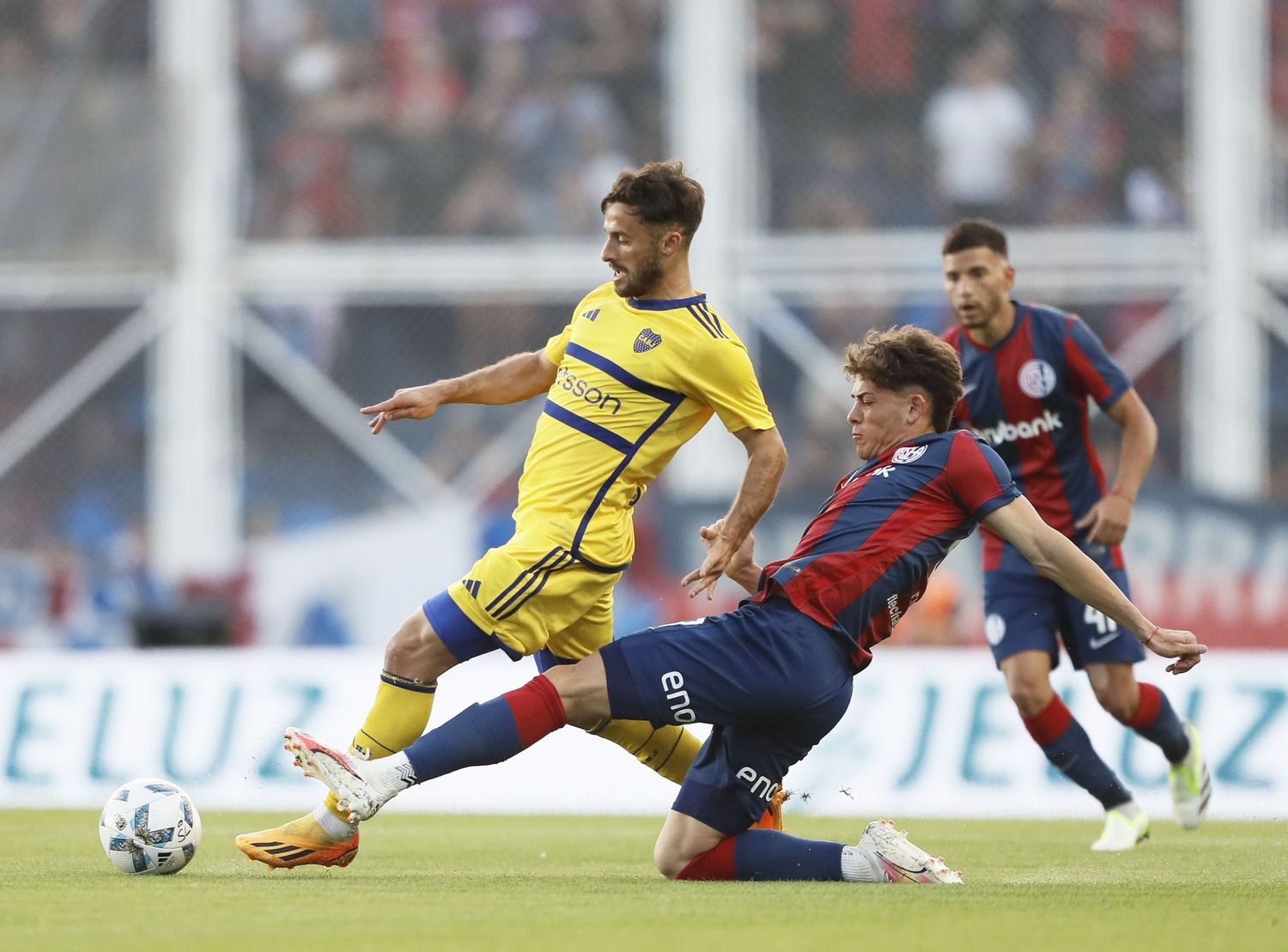 Con el VAR y mucha polémica, San Lorenzo y Boca igualaron en Boedo