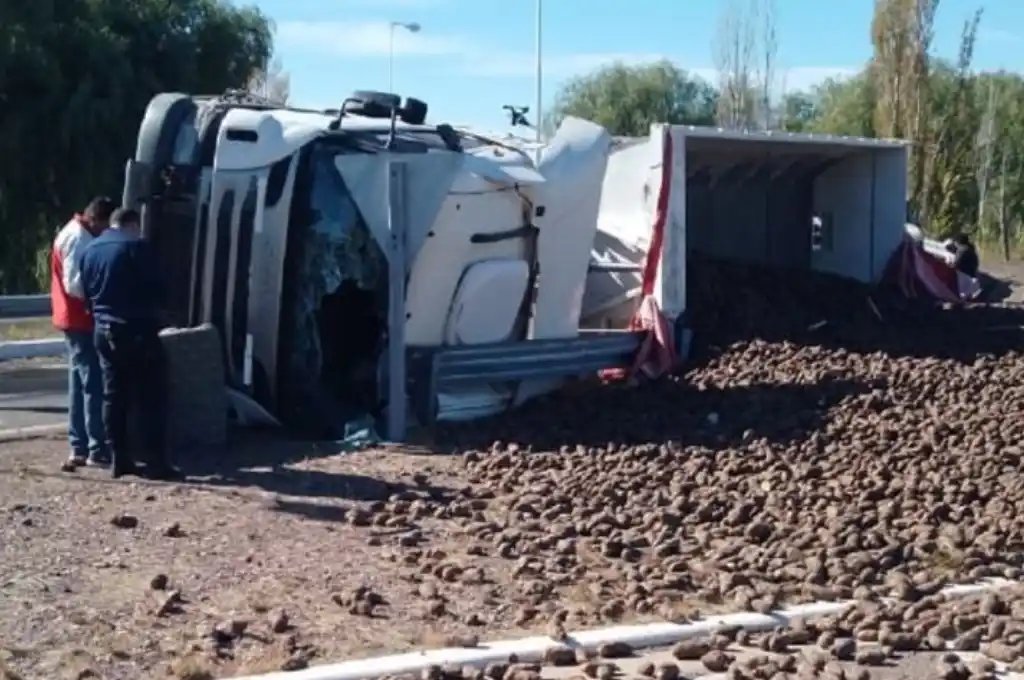 La presencia de las autoridades y los equipos de emergencia generaron interrupciones en el tránsito.
