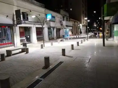 Iluminación en el centro comercial a cielo abierto