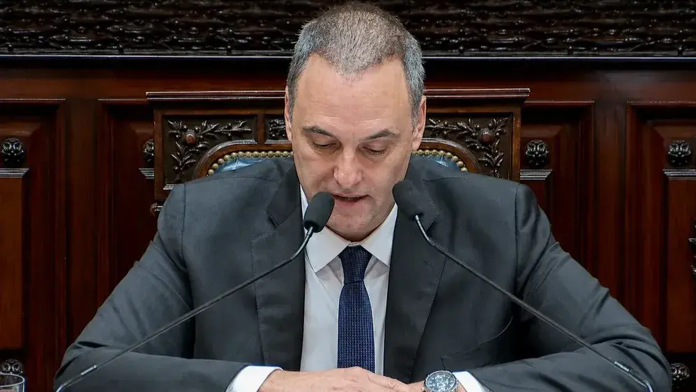 Adorni se presentó ante la Cámara baja, donde defendió la gestión de Milei.