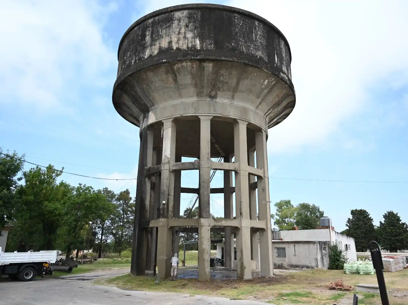 Restauran parte de la estructura del viejo tanque de Obras Sanitarias