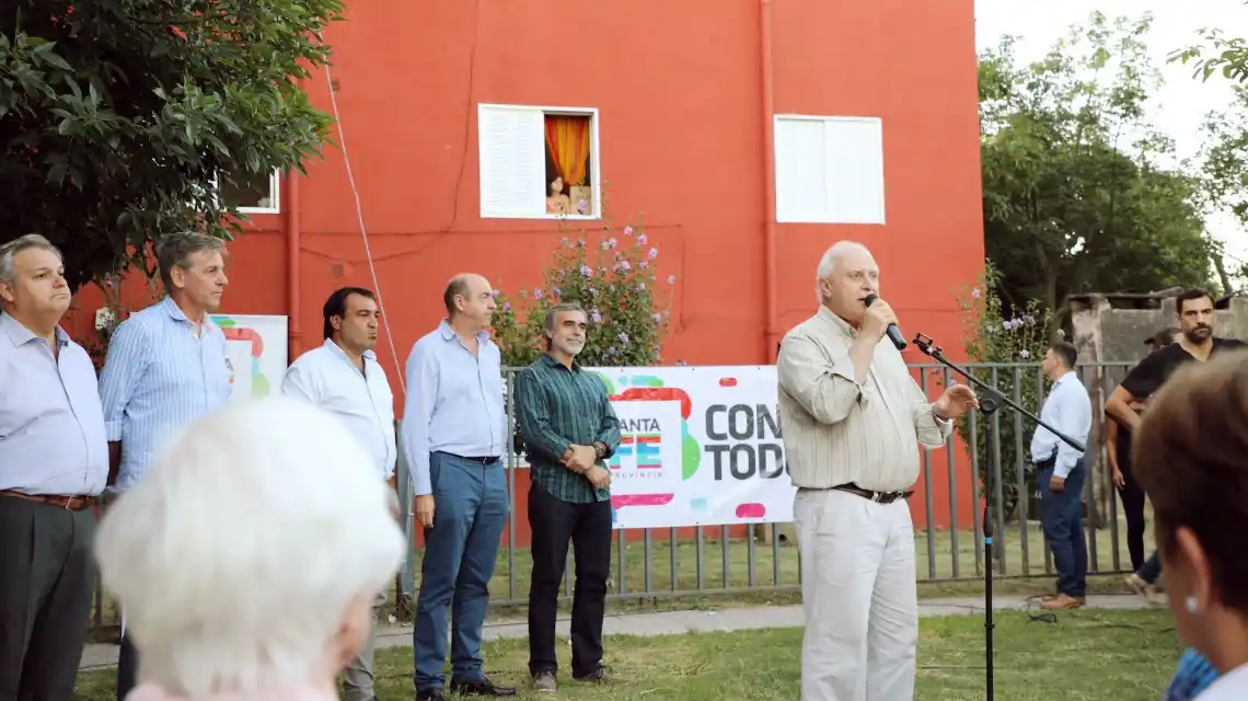 Lifschitz inauguró las obras de mejoramiento en el barrio Las Flores II