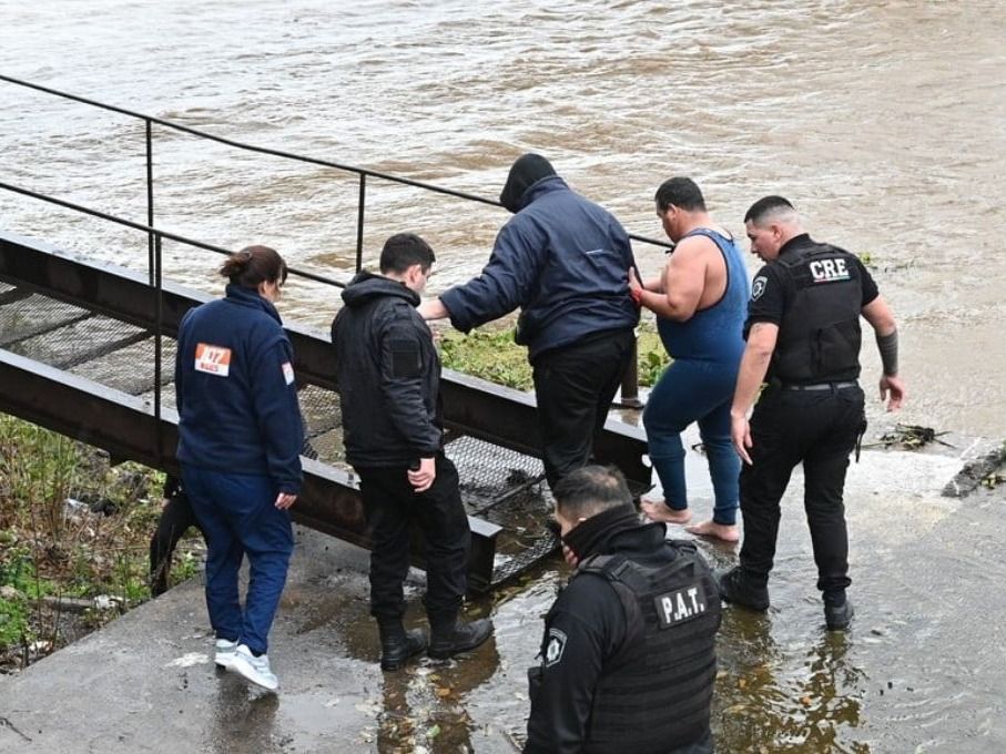 hombre se quiso tirar del puente colgante 2