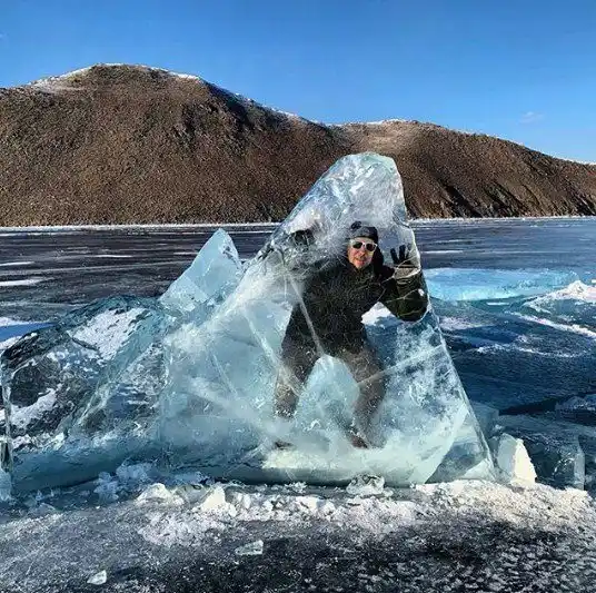 Vanilla Ice recapacita y pospone concierto