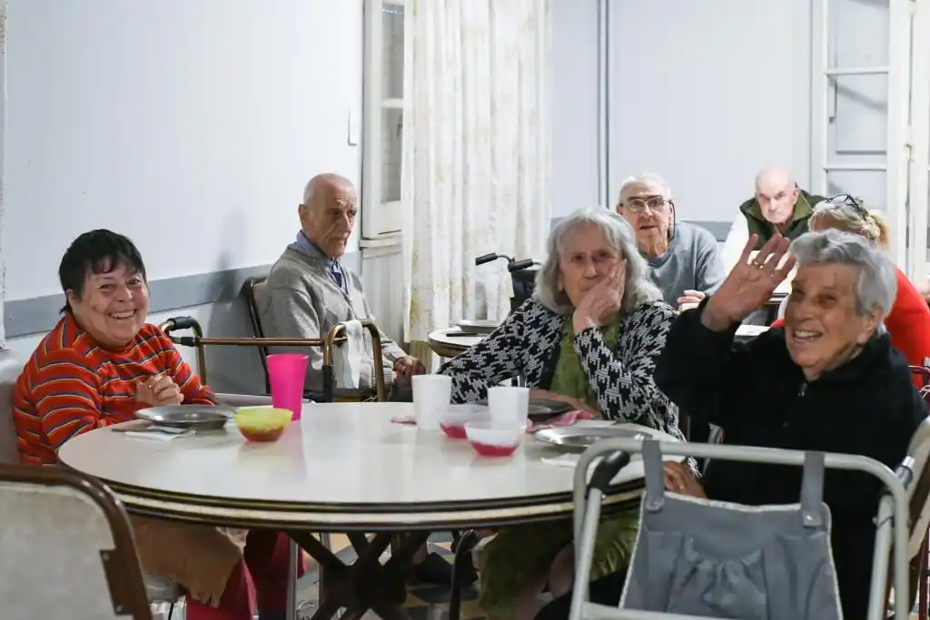 Esperando la Nochebuena en el Hogar de Ancianos