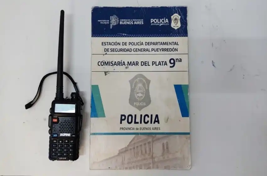 Alem: detuvieron a un hombre que intentaba robar autos con un inhibidor y agredió a una mujer policía