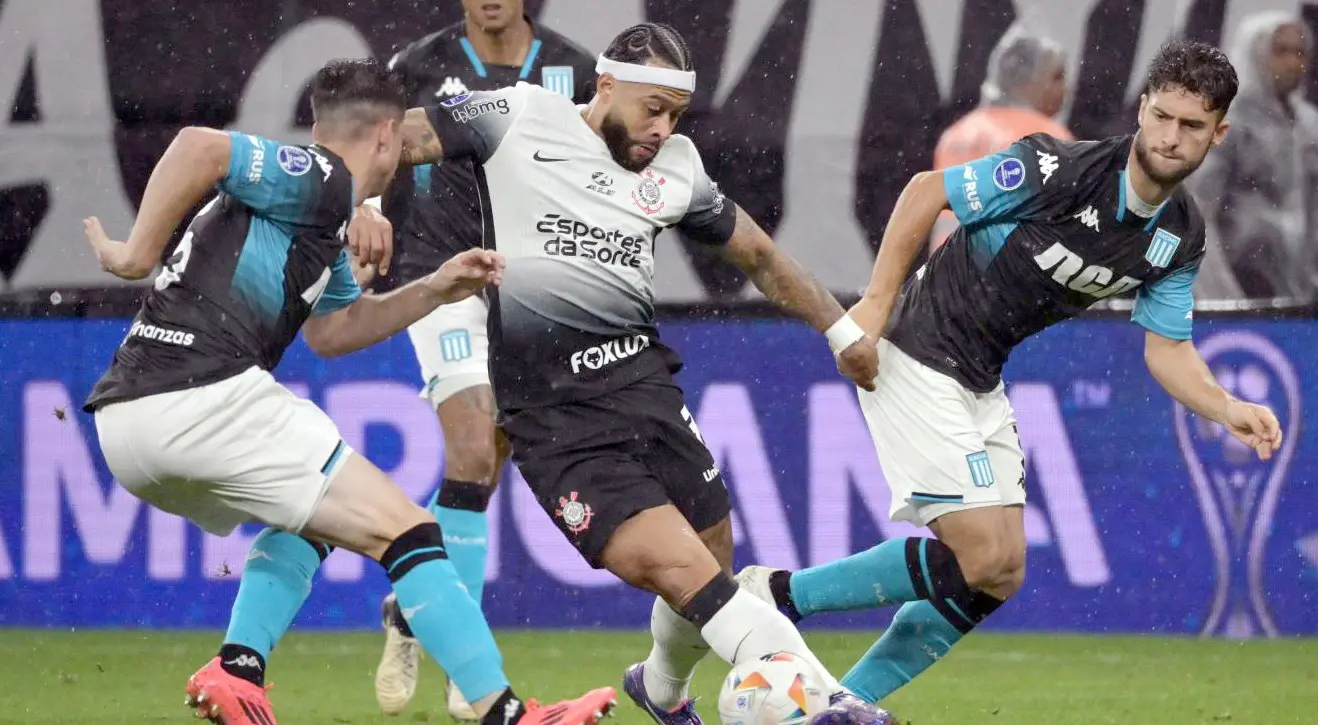 Lluvia de goles. Racing empató ante Corinthians