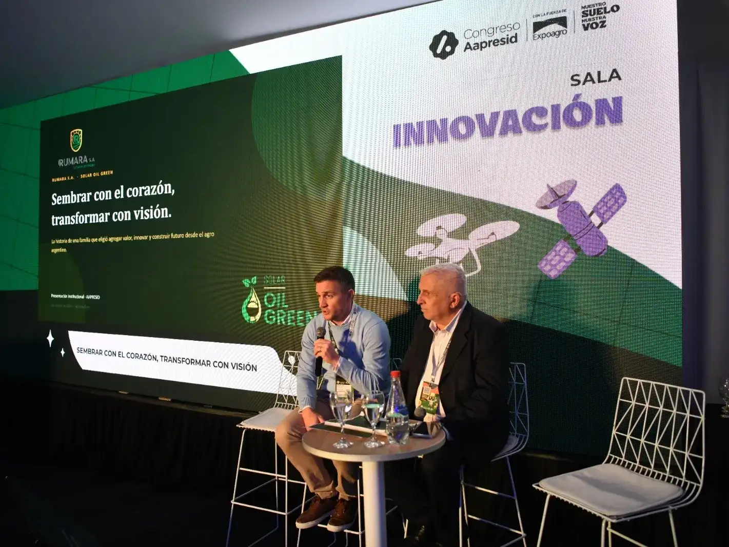 Leonardo Collová junto a Gustavo Miroglio, en la charla del Congreso de Aapresid.