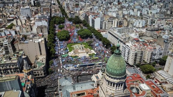 Se confirmó la suspensión del decreto del Gobierno que modificaba el derecho a huelga