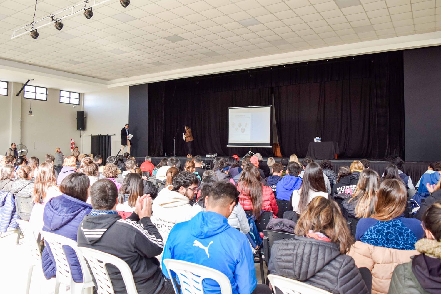 El congreso contó con una numerosa participación.