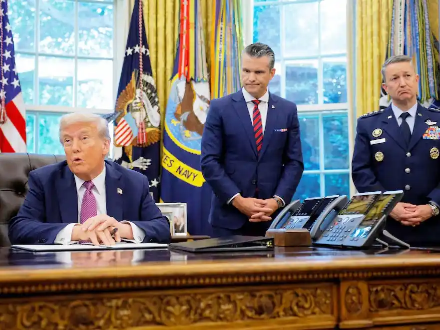 Trump advirtió que aviones venezolanos “serán derribados” si amenazan a fuerzas de Estados Unidos