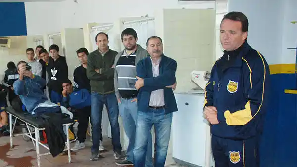 Exfutbolista murió tras asumir como DT