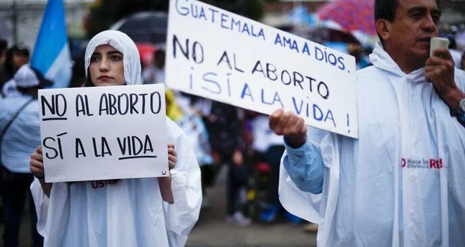 Guatemala: endurecen las penas por aborto y prohíben el matrimonio igualitario