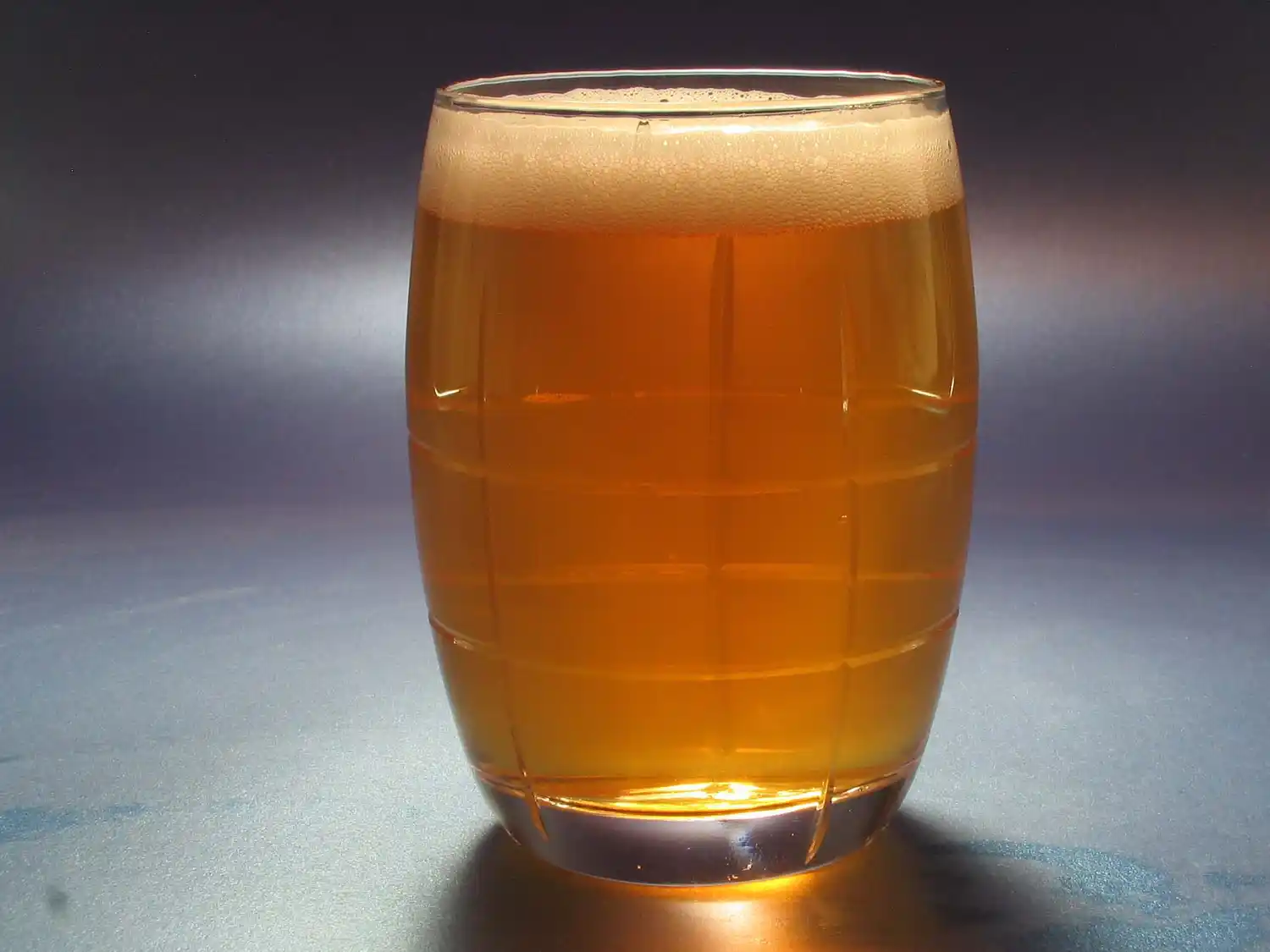 Unión pincha un barril de chopp previo a la fiesta