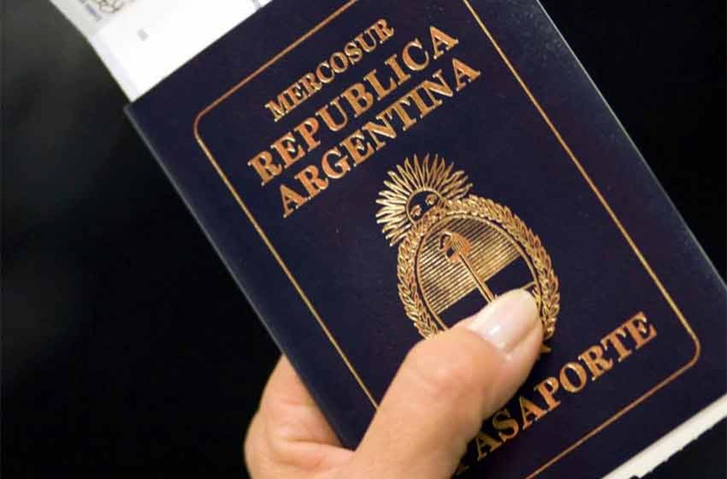 Los trámites de DNI y pasaportes pasarán a realizarse sólo con turno previo en Rosario