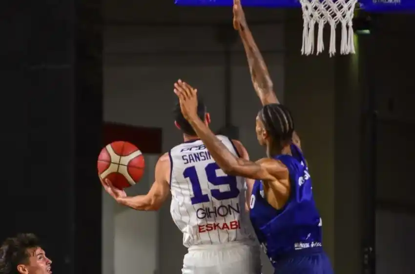 Peñarol vuelve a jugar en el Polideportivo