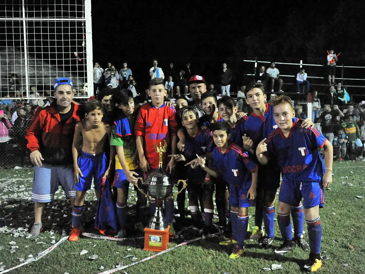 Afut goleó y se coronó campeón