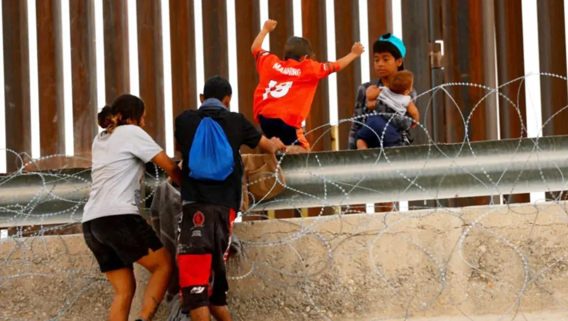 La Casa Blanca intenta neutralizar la inmigración antes de las elecciones de noviembre.