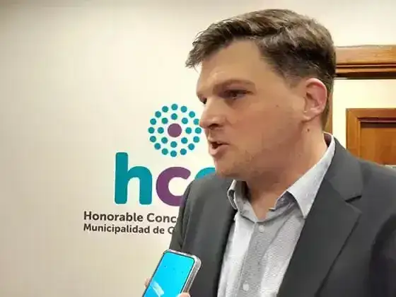 Durante una exposición en la sesión del jueves en el Concejo Deliberante, Cheppi mostró una factura superior a los 35 millones de pesos y aseguró que la institución no abonará una deuda.