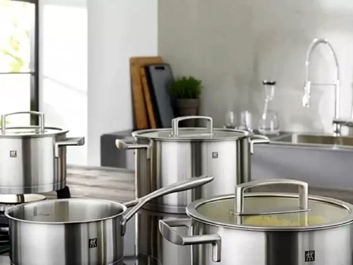 Ahora 12 suma elementos de cocina y un kit para conexión domiciliaria de agua y cloacas