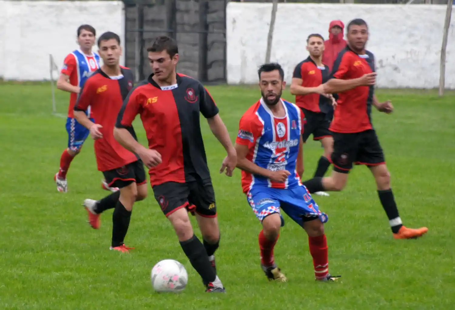 Sarmiento y Ferro son dos que aspiran al título.