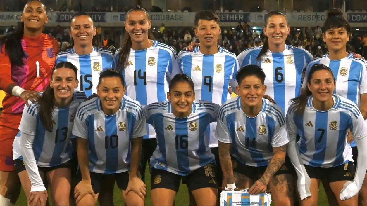 El seleccionado argentino, con la tandilense Núñez (7).