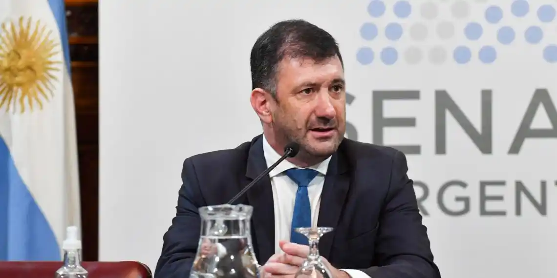 "Cuando entro de viaje, se produce la acefalía y del Poder Ejecutivo queda a cargo la vicepresidenta", había dicho Milei.