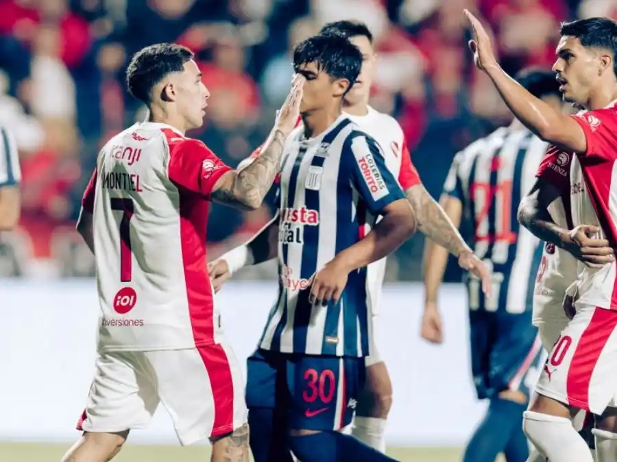 Montiel festeja el 2-1 que sería definitivo para Independiente.