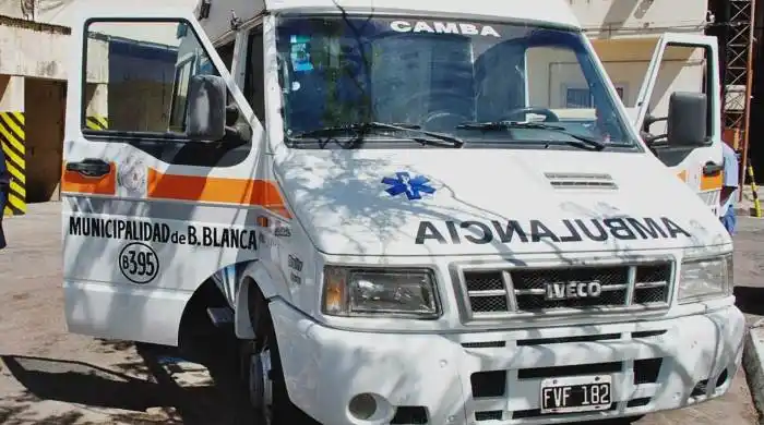 Bahía Blanca: Echaron a un municipal que usaba la ambulancia de "telo"