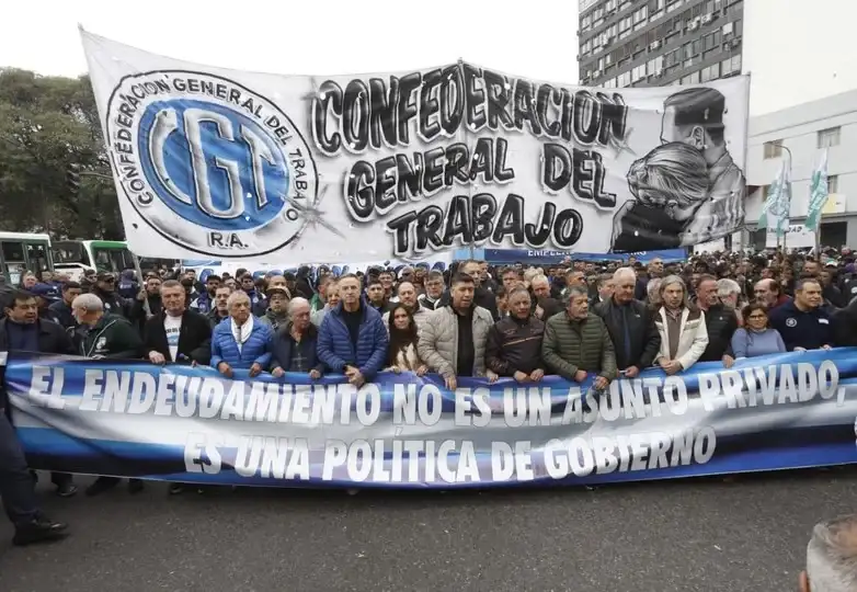 La protesta se desarrolló sin escenario ni acto central, pero con una importante columna gremial.