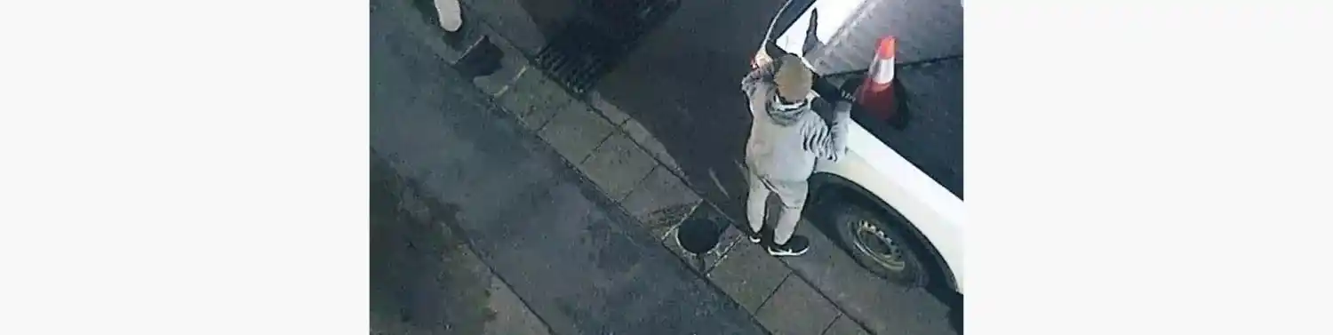 El accionar del malviviente fue observado por las cámaras del COM.