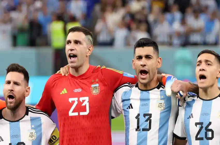 "Dibu" Martínez: "Fue un partido durísimo como el del Mundial"