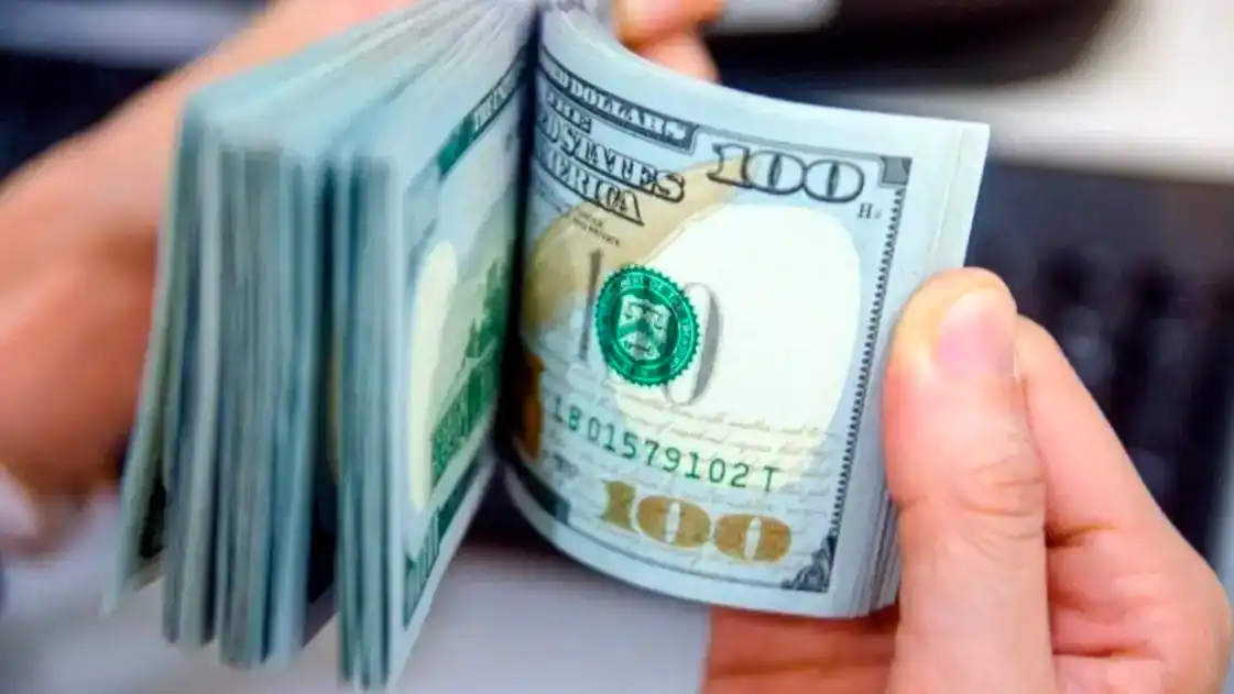Otra vez bajaron el dólar oficial y el blue: a cuánto cerraron en Necochea