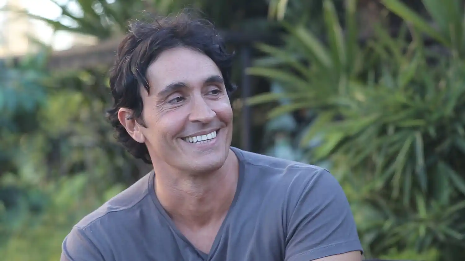 Sebastián Estevanez mostró cómo quedó su rostro tras explotarle un bidón de alcohol