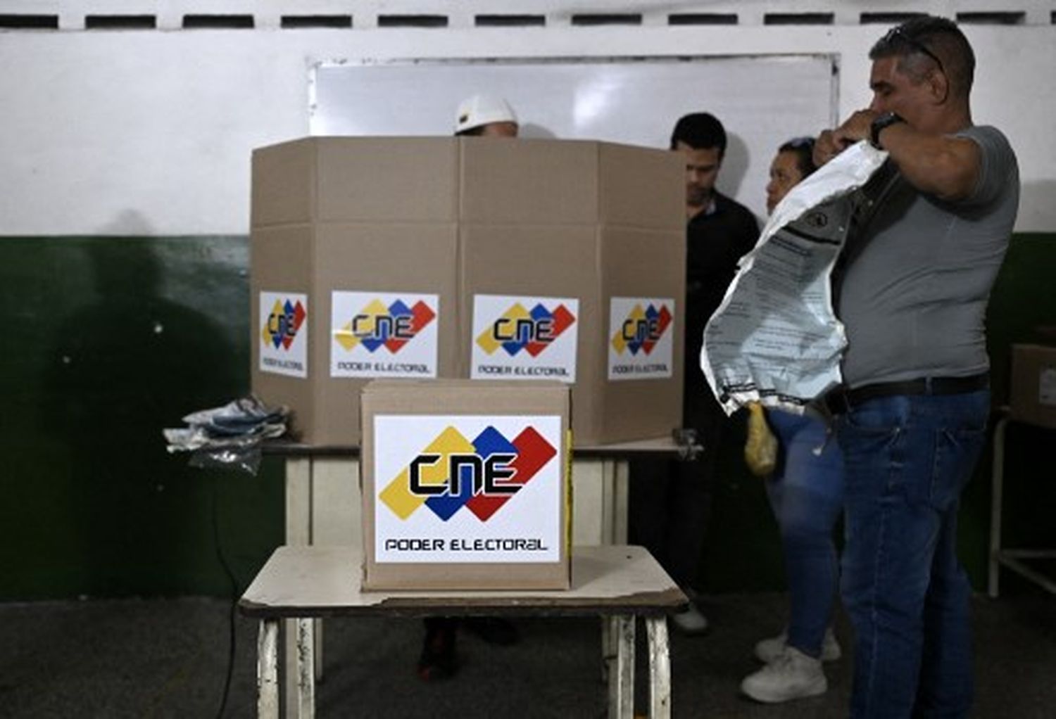ELECTORES sin acceso a validar los votos en los centros electorales de algunas zonas de Caracas (+Reportes)
