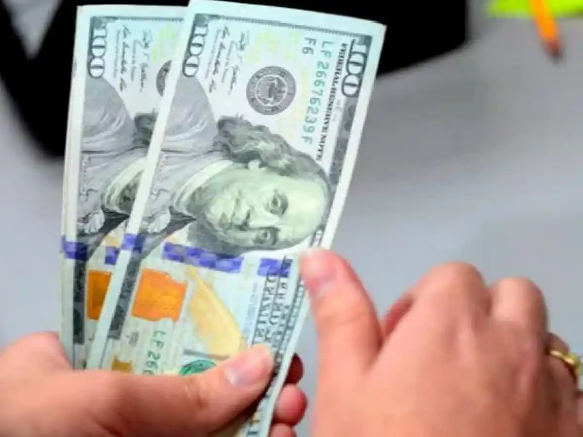 Habrá cepo al dólar ahorro para los que pidan créditos a tasa cero