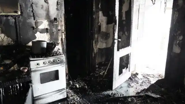 Tristeza: un incendio provocó pérdidas totales en el viejo hotel Amenábar