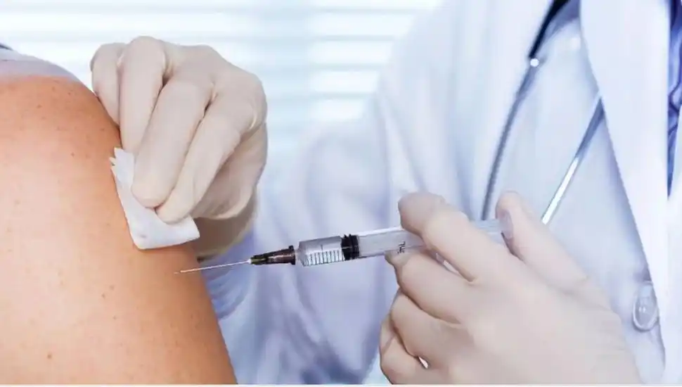 La nueva vacuna antigripal estará disponible en abril